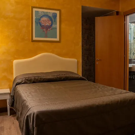 Il Guercino Otel Bolonya